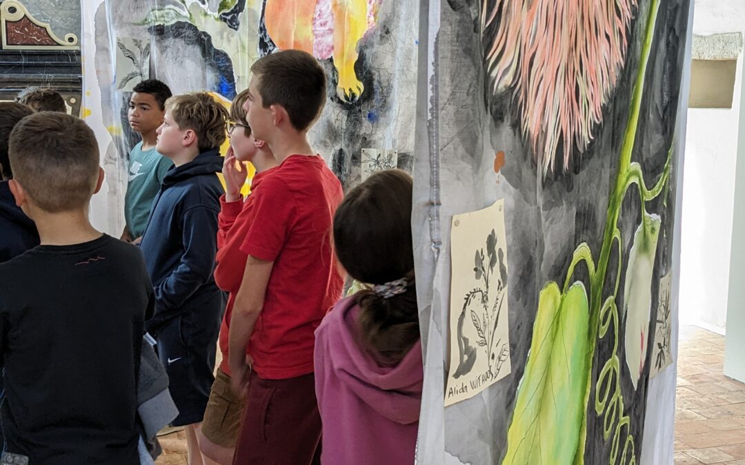 Découverte artistique des 6èmes : Exposition « Jardin » à la Chapelle des Calvairiennes